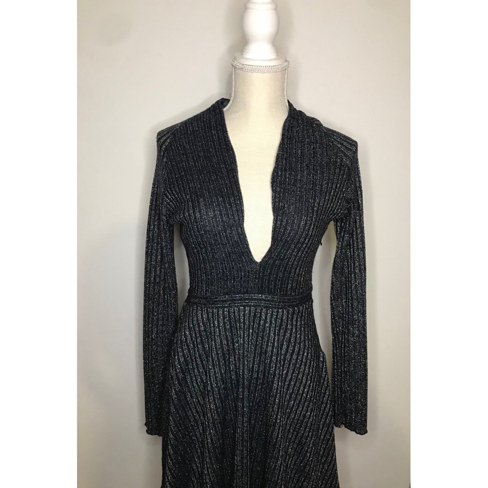 Long sleeved deep v-neck glitter dress